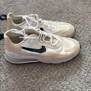 Nike Cream and Black Women's Sneakers